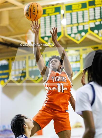 Thumbnail 3 in South View vs. Northwood Temple Academy (Hoops and Dreams Showcase 2025) photogallery.