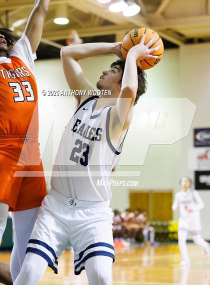 Thumbnail 2 in South View vs. Northwood Temple Academy (Hoops and Dreams Showcase 2025) photogallery.