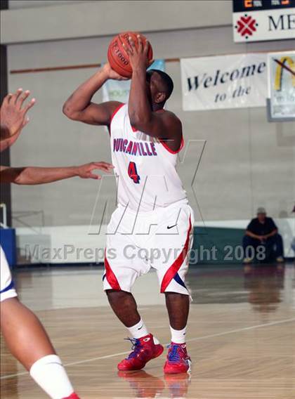 Thumbnail 2 in Madison vs. Duncanville (McDonald's Texas Invitational) photogallery.