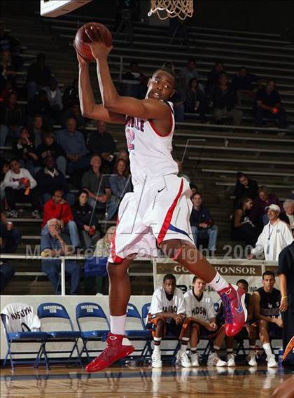 Thumbnail 3 in Madison vs. Duncanville (McDonald's Texas Invitational) photogallery.
