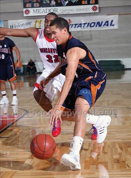 Thumbnail 2 in Madison vs. Duncanville (McDonald's Texas Invitational) photogallery.