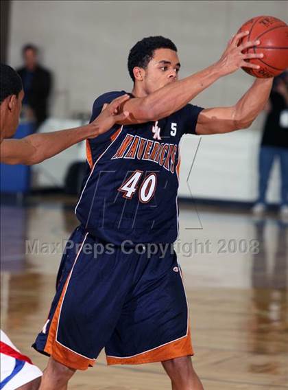 Thumbnail 2 in Madison vs. Duncanville (McDonald's Texas Invitational) photogallery.