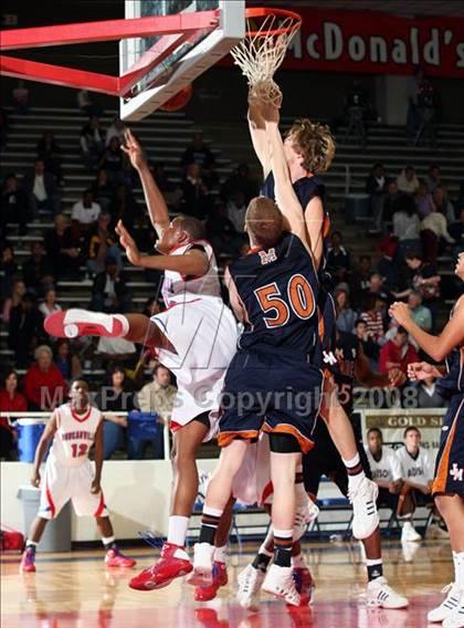 Thumbnail 1 in Madison vs. Duncanville (McDonald's Texas Invitational) photogallery.