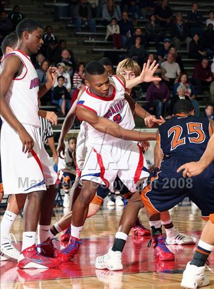 Thumbnail 2 in Madison vs. Duncanville (McDonald's Texas Invitational) photogallery.