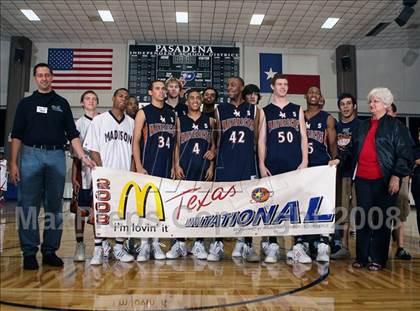 Thumbnail 1 in Madison vs. Duncanville (McDonald's Texas Invitational) photogallery.