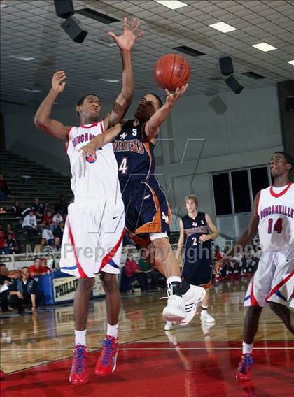Thumbnail 3 in Madison vs. Duncanville (McDonald's Texas Invitational) photogallery.