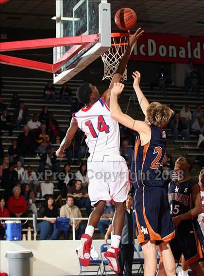 Thumbnail 1 in Madison vs. Duncanville (McDonald's Texas Invitational) photogallery.