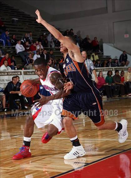 Thumbnail 3 in Madison vs. Duncanville (McDonald's Texas Invitational) photogallery.