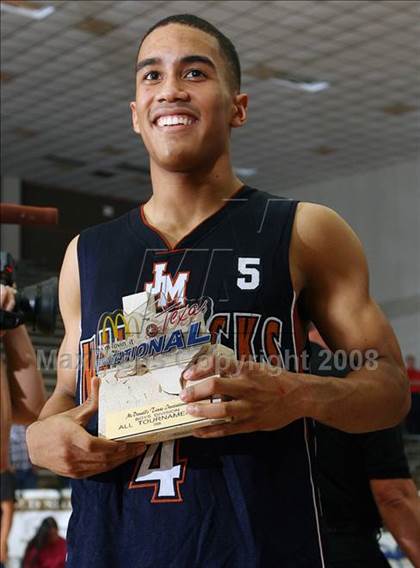 Thumbnail 3 in Madison vs. Duncanville (McDonald's Texas Invitational) photogallery.