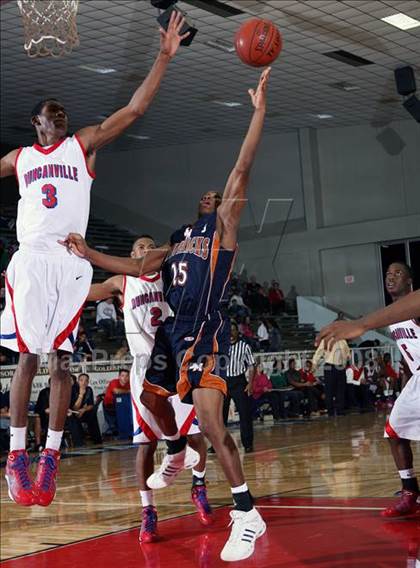 Thumbnail 3 in Madison vs. Duncanville (McDonald's Texas Invitational) photogallery.