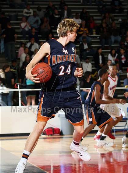 Thumbnail 2 in Madison vs. Duncanville (McDonald's Texas Invitational) photogallery.