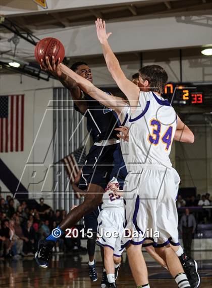 Thumbnail 2 in Righetti vs. Compton photogallery.