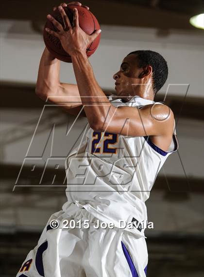 Thumbnail 1 in Righetti vs. Compton photogallery.