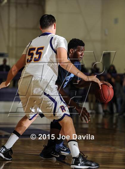 Thumbnail 3 in Righetti vs. Compton photogallery.