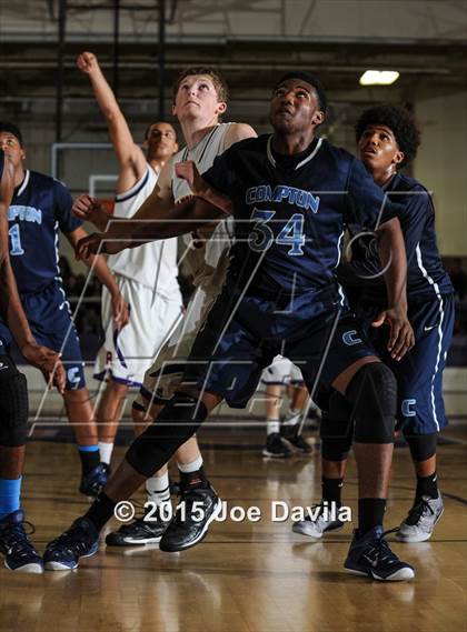 Thumbnail 2 in Righetti vs. Compton photogallery.