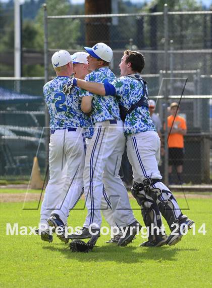 Thumbnail 1 in Shorewood vs. Bainbridge photogallery.