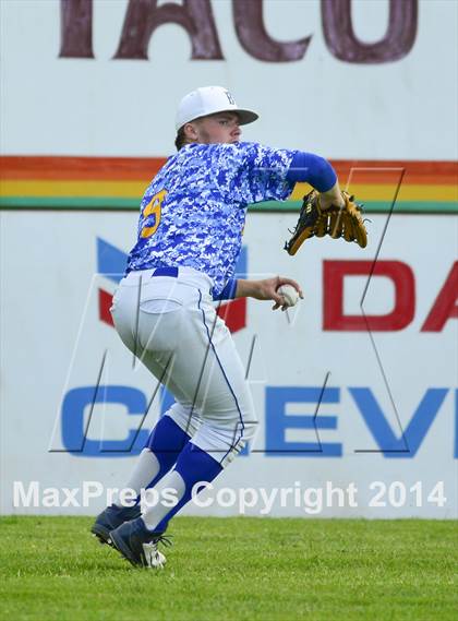 Thumbnail 2 in Shorewood vs. Bainbridge photogallery.