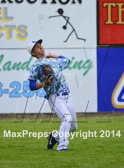 Thumbnail 1 in Shorewood vs. Bainbridge photogallery.