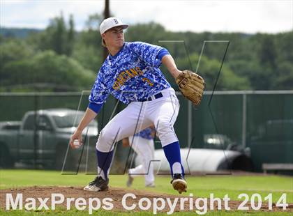 Thumbnail 3 in Shorewood vs. Bainbridge photogallery.