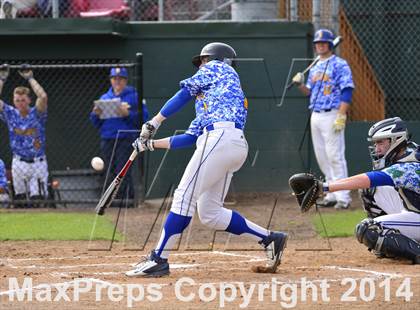 Thumbnail 2 in Shorewood vs. Bainbridge photogallery.
