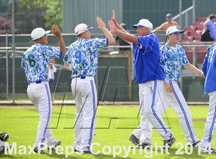 Thumbnail 1 in Shorewood vs. Bainbridge photogallery.