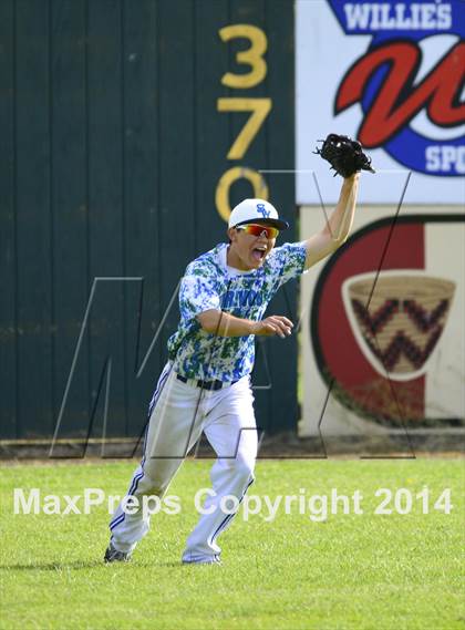 Thumbnail 1 in Shorewood vs. Bainbridge photogallery.