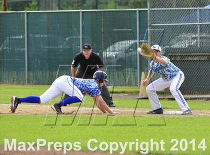 Thumbnail 3 in Shorewood vs. Bainbridge photogallery.