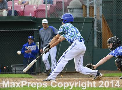 Thumbnail 2 in Shorewood vs. Bainbridge photogallery.