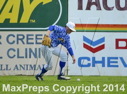 Thumbnail 1 in Shorewood vs. Bainbridge photogallery.