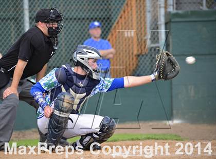 Thumbnail 3 in Shorewood vs. Bainbridge photogallery.