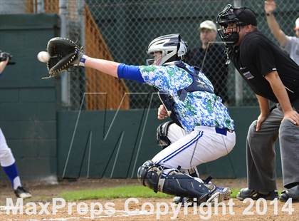 Thumbnail 3 in Shorewood vs. Bainbridge photogallery.