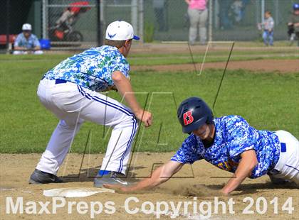Thumbnail 2 in Shorewood vs. Bainbridge photogallery.