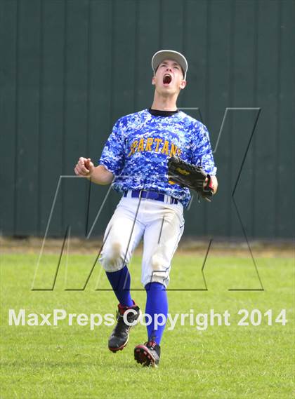 Thumbnail 2 in Shorewood vs. Bainbridge photogallery.