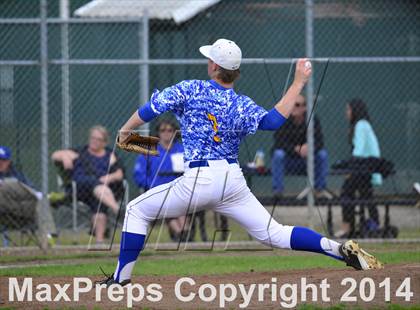 Thumbnail 2 in Shorewood vs. Bainbridge photogallery.