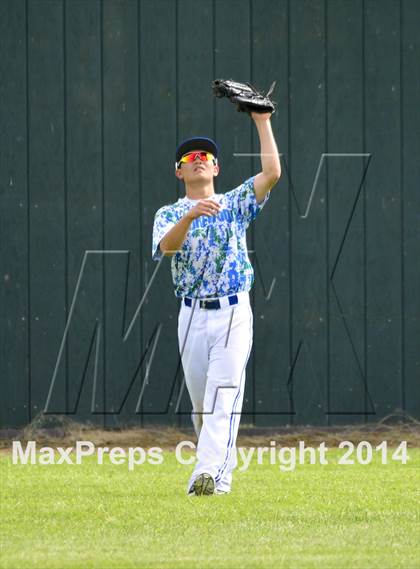 Thumbnail 1 in Shorewood vs. Bainbridge photogallery.