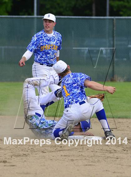 Thumbnail 1 in Shorewood vs. Bainbridge photogallery.