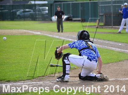 Thumbnail 1 in Shorewood vs. Bainbridge photogallery.