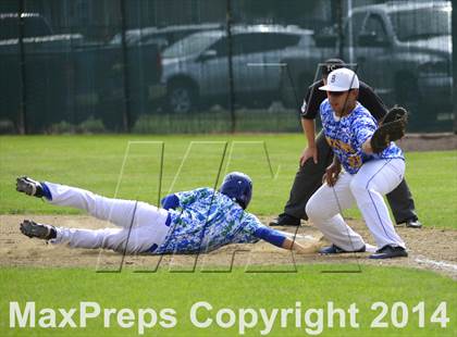 Thumbnail 1 in Shorewood vs. Bainbridge photogallery.
