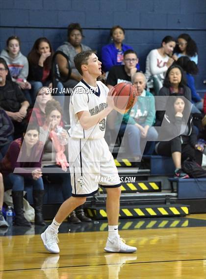 Thumbnail 2 in GV Christian vs Lake Mead Academy photogallery.