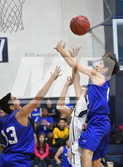 Thumbnail 3 in GV Christian vs Lake Mead Academy photogallery.