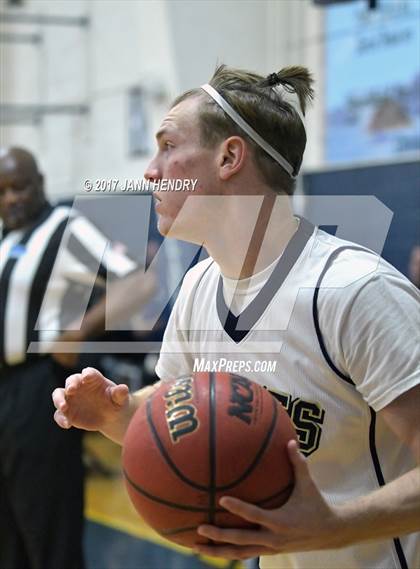 Thumbnail 3 in GV Christian vs Lake Mead Academy photogallery.