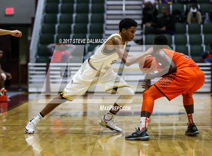 Thumbnail 3 in Westbury Christian vs South Miami (Allstate Sugar Bowl Classic) photogallery.