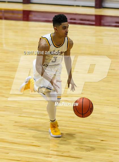 Thumbnail 2 in Westbury Christian vs South Miami (Allstate Sugar Bowl Classic) photogallery.