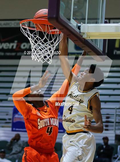 Thumbnail 2 in Westbury Christian vs South Miami (Allstate Sugar Bowl Classic) photogallery.