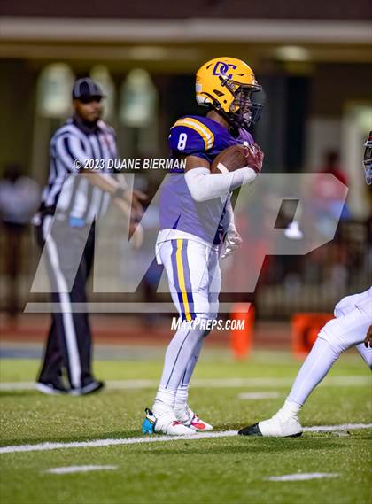 Thumbnail 2 in DeSoto Central vs. Germantown photogallery.