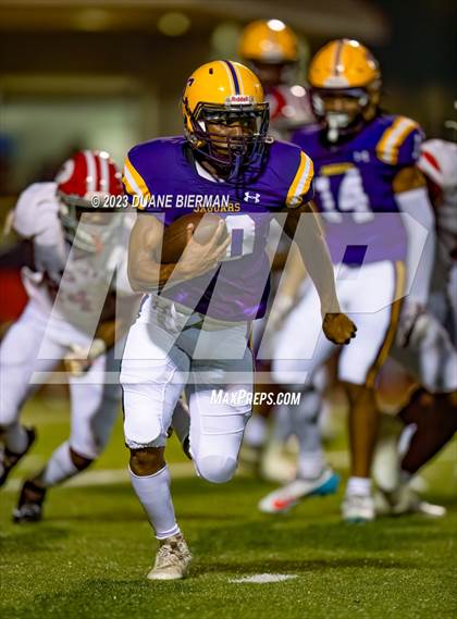 Thumbnail 2 in DeSoto Central vs. Germantown photogallery.