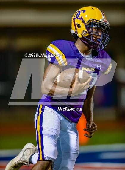Thumbnail 1 in DeSoto Central vs. Germantown photogallery.