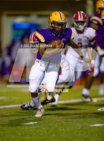 Thumbnail 3 in DeSoto Central vs. Germantown photogallery.