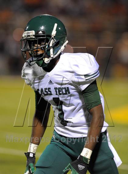 Thumbnail 3 in Cass Tech vs Brother Rice (Prep Kickoff Classic) photogallery.