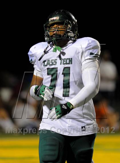 Thumbnail 3 in Cass Tech vs Brother Rice (Prep Kickoff Classic) photogallery.
